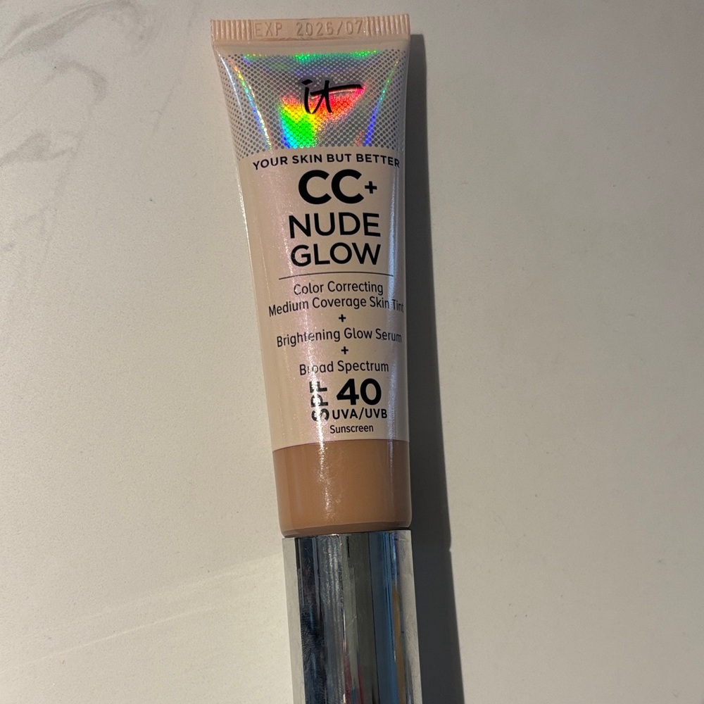 IT Cosmetics CC+ Nude Glow Foundation - Medium Coverage
